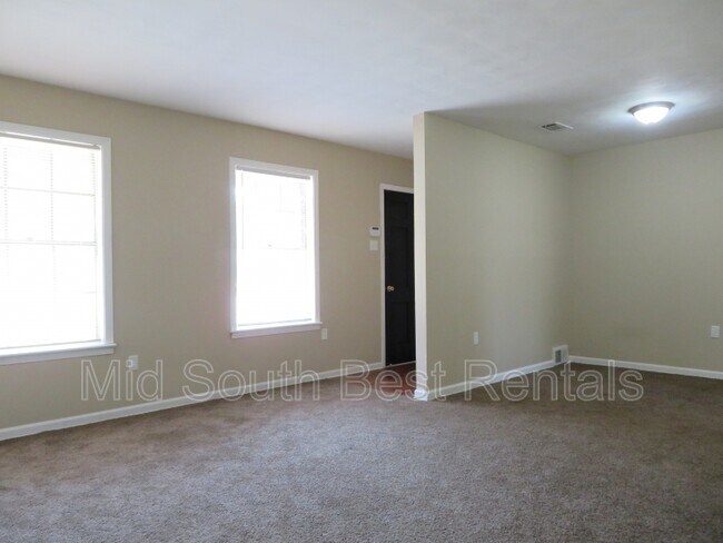 Building Photo - 3537 Steele St