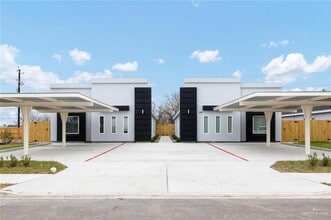 Building Photo - 1020 Palm Dr