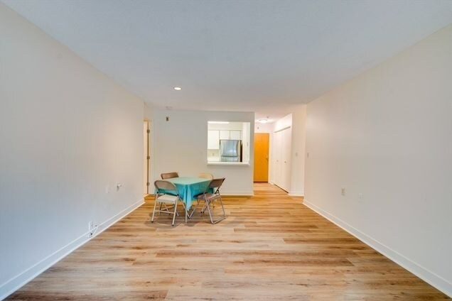 Foto del edificio - Spacious 2BR / 2BA First-Floor Condo with Balcony & Amenities at Rosemary Ridge