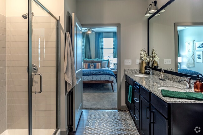 2BR, 2BA - 1020 SF - The Address Galleria