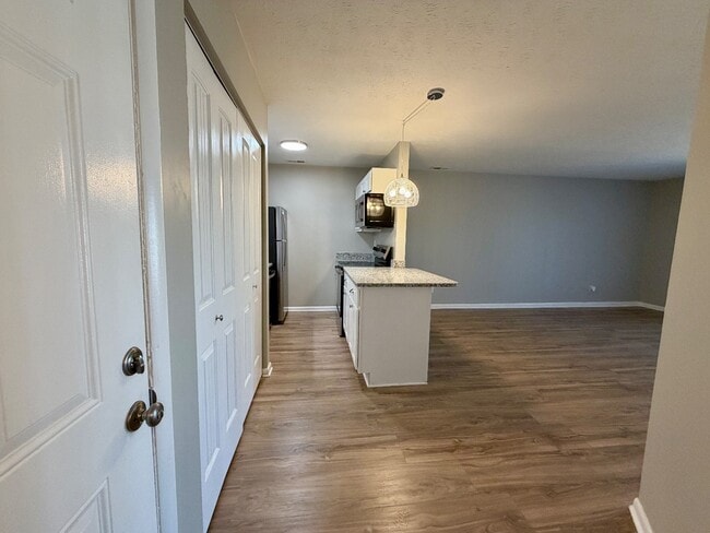 Foto del edificio - 1128 Southwood Dr