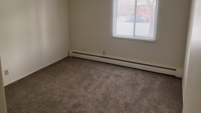 Building Photo - The Pointe on Fleur Apartments