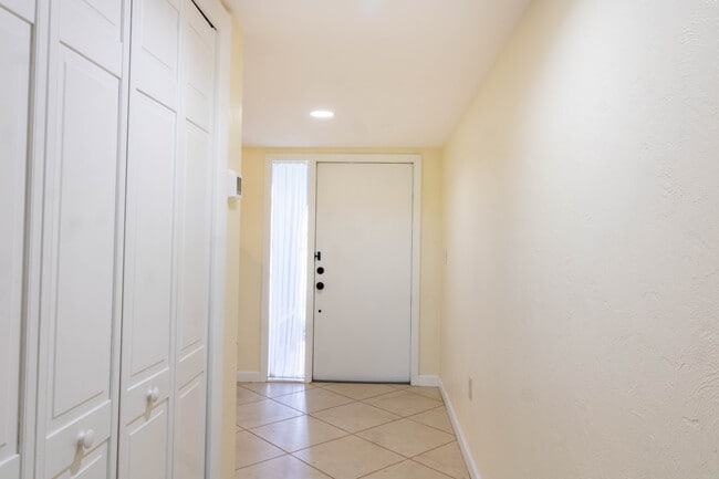 Building Photo - 1036 N Cypress Point Dr