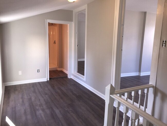 Foto del edificio - Radford (blocks from RU Campus), 5 BR / 3 ...