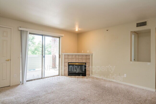 Building Photo - 33 S Boulder Cir