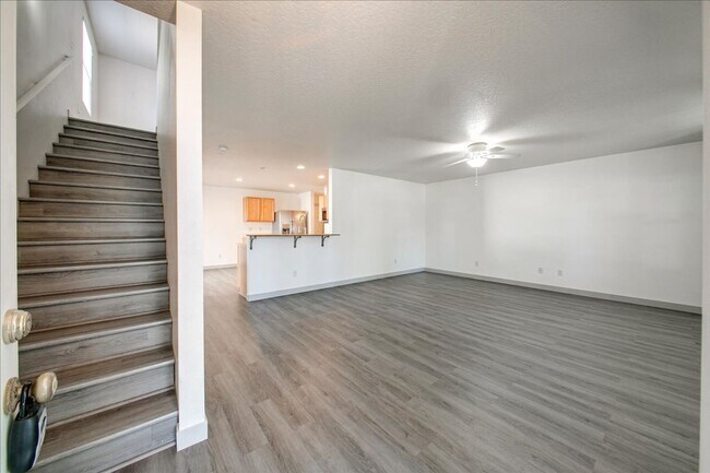 Foto del edificio - Low-Maintenance Comfort with Community Perks