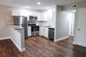 Interior Photo - Landing at Tates Creek