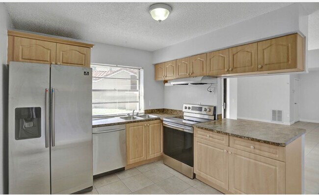 Building Photo - 17751 NW 63rd Ct
