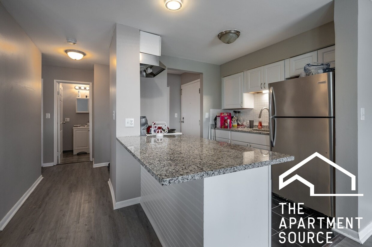 Foto principal - 2300 N Harlem Ave