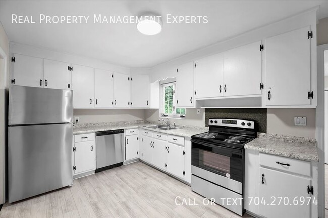 Building Photo - Newly renovated 3bd/2ba ranch for rent!