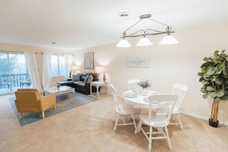 Building Photo - 722 Liberty Bell Blvd