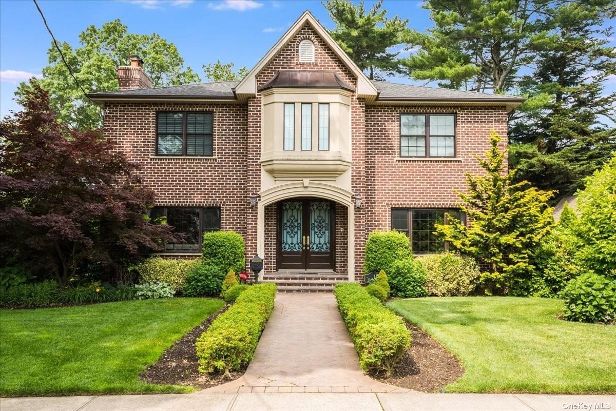 11 School St, East Williston, NY 11596 House for Rent in East