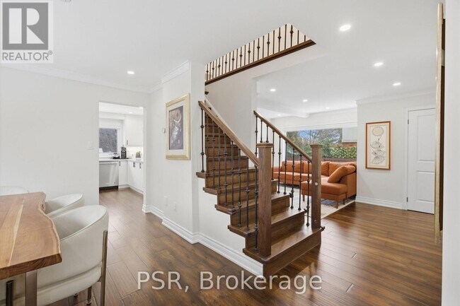 Photo du bâtiment - 3254 Sir Johns Homestead