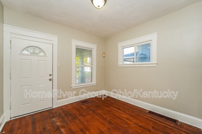 Building Photo - 10617 Bryant Ave