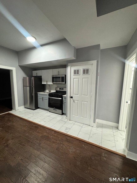 Foto del edificio - 148 Rosette St