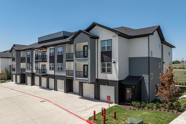 Building Photo - The Dalton