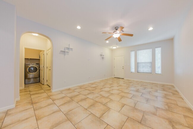 Building Photo - 1129 Salem Park Ct
