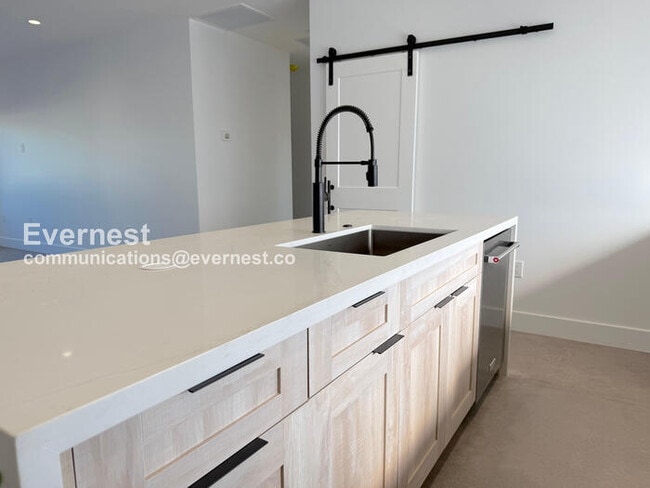 Foto del edificio - 1117 W Roosevelt St