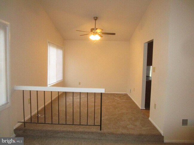 Building Photo - 9206 Live Oak Ln