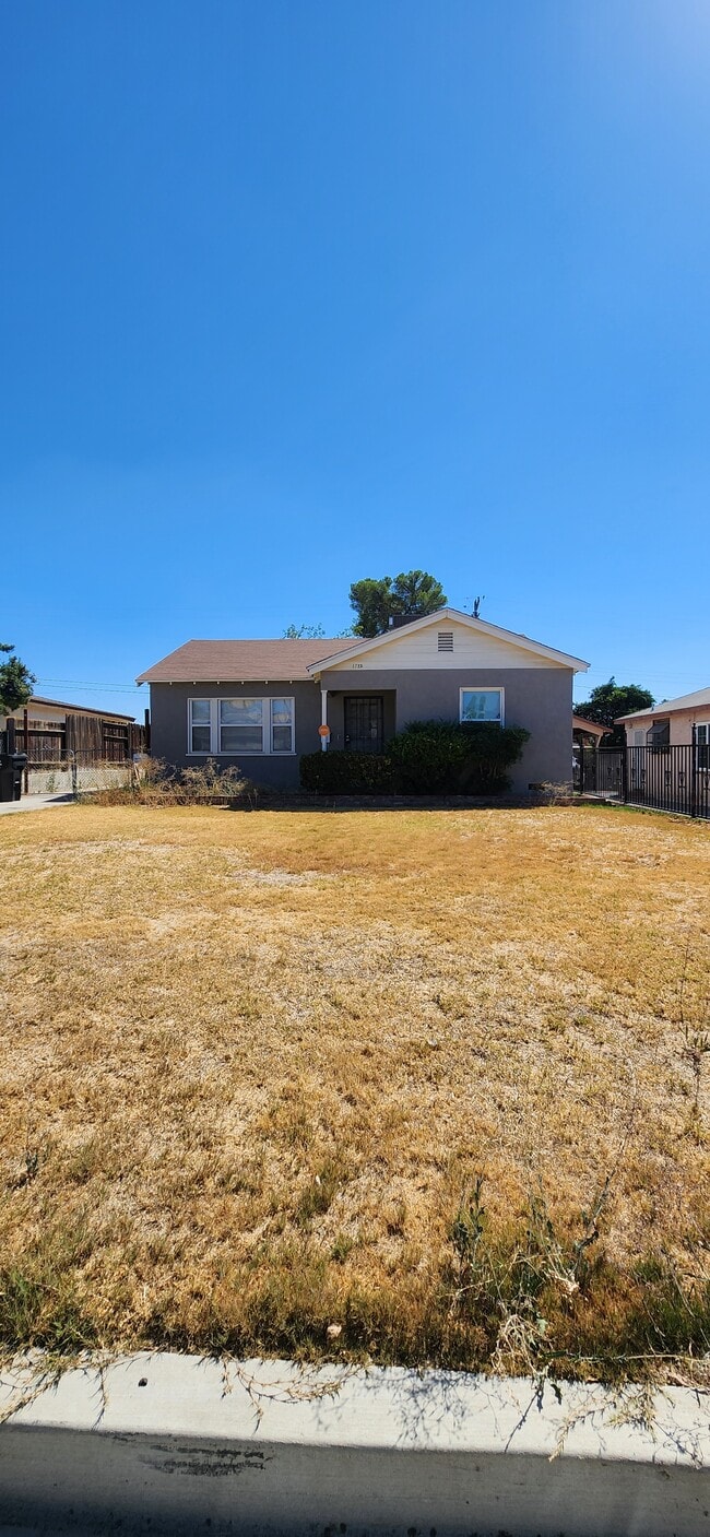 Building Photo - 1725 Bernard St