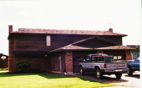 Primary Photo - 322-344 Norma St