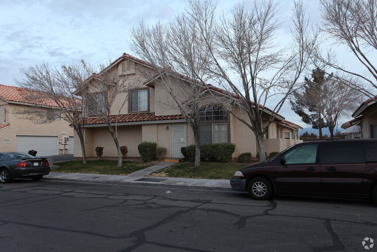 Foto del edificio - Rainbow Gardens