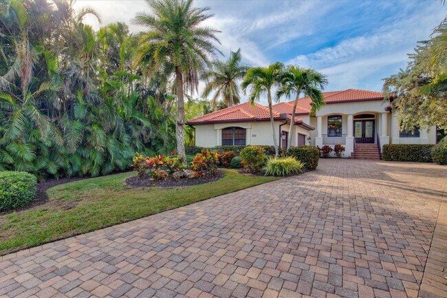 Building Photo - Annual fully furnished4 bed/3 bath house a...