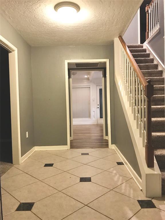 Building Photo - 15703 Laurelfield Dr