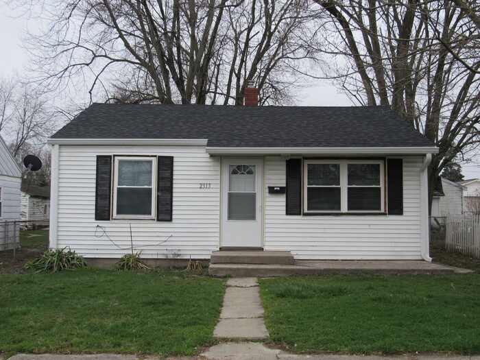 Primary Photo - *SELF SHOW AVAILABILITY* 2313 N Delphos