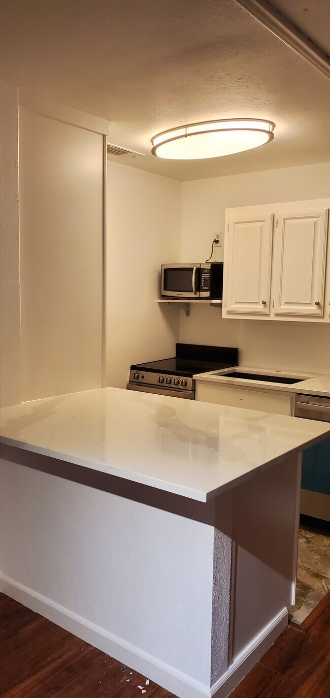 Building Photo - 1508 Summertree Ct