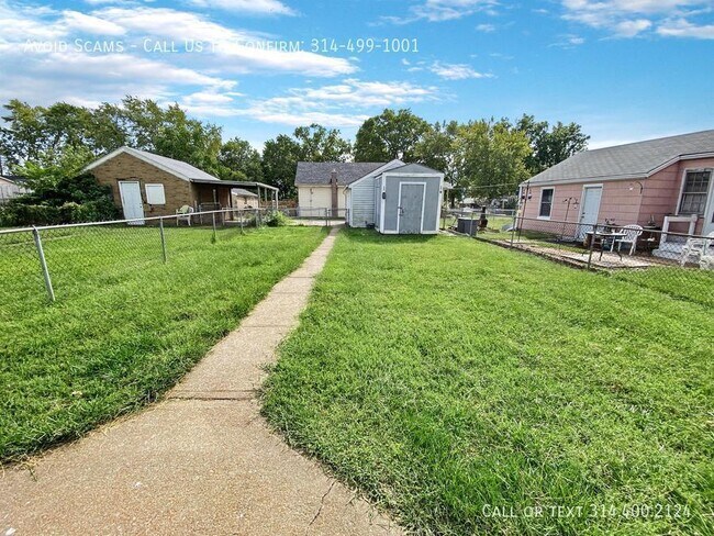 Building Photo - 9610 Gentry Ave