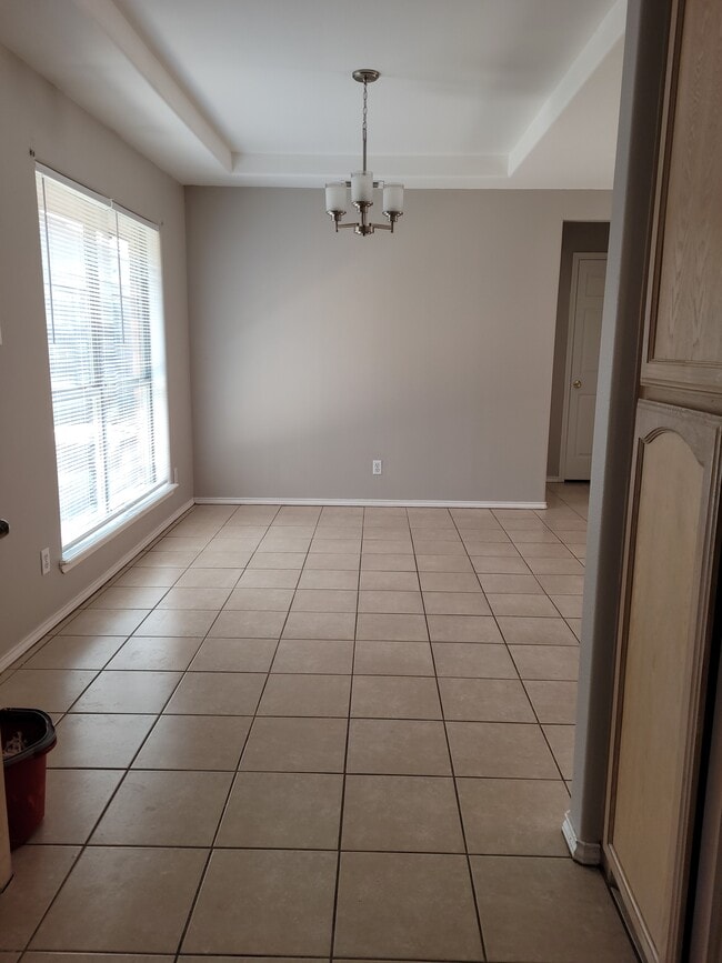 Building Photo - 629 S Dfw Dr
