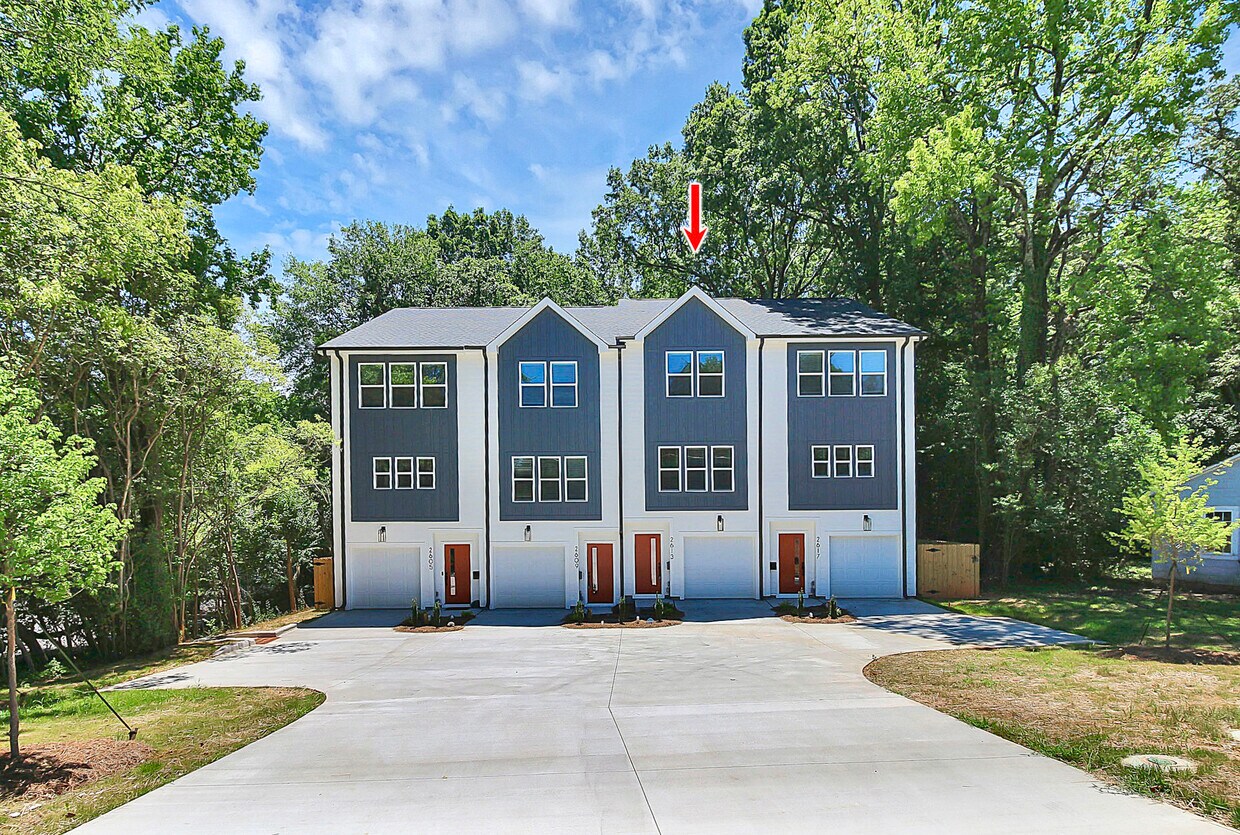 2613 Dr Carver Rd, Charlotte, NC 28208 Townhome Rentals in Charlotte