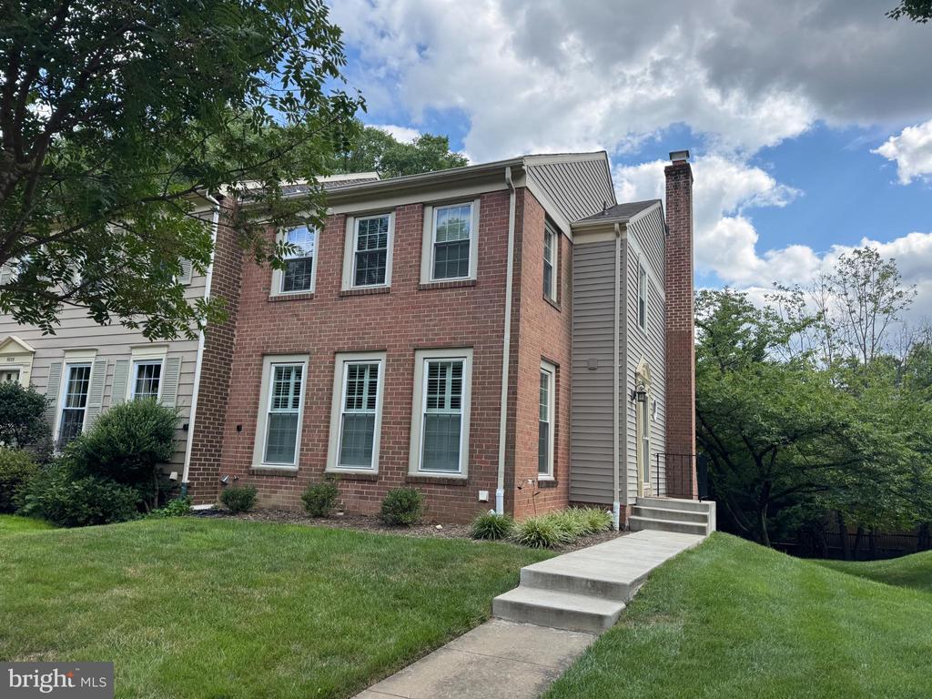 Foto principal - 9657 Masterworks Dr