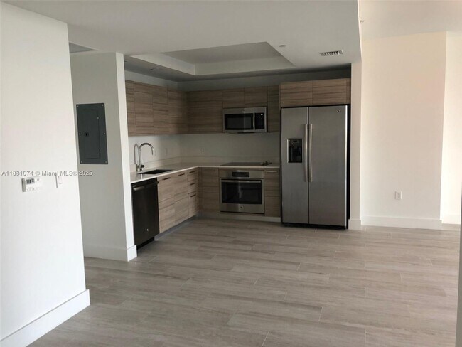 Foto del edificio - 121 NE 34th St