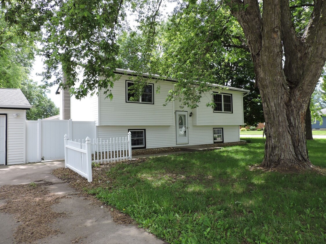 Foto principal - 3 bedroom, 2 bath house in Jesup
