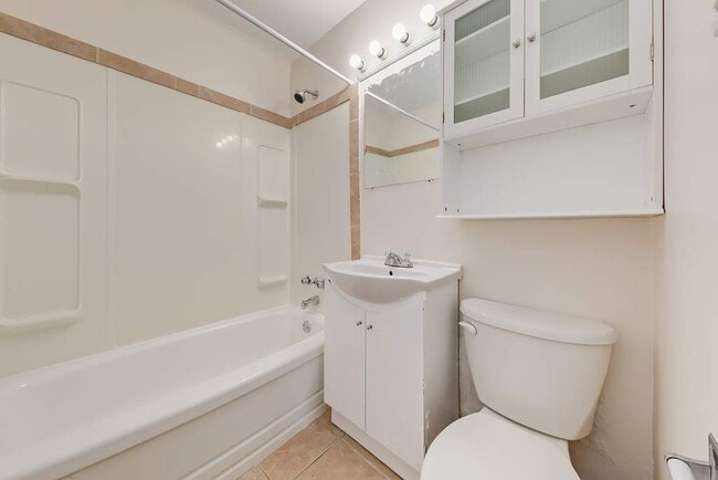 Building Photo - Rosewood Manor