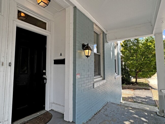 Building Photo - 16 S Stafford Ave