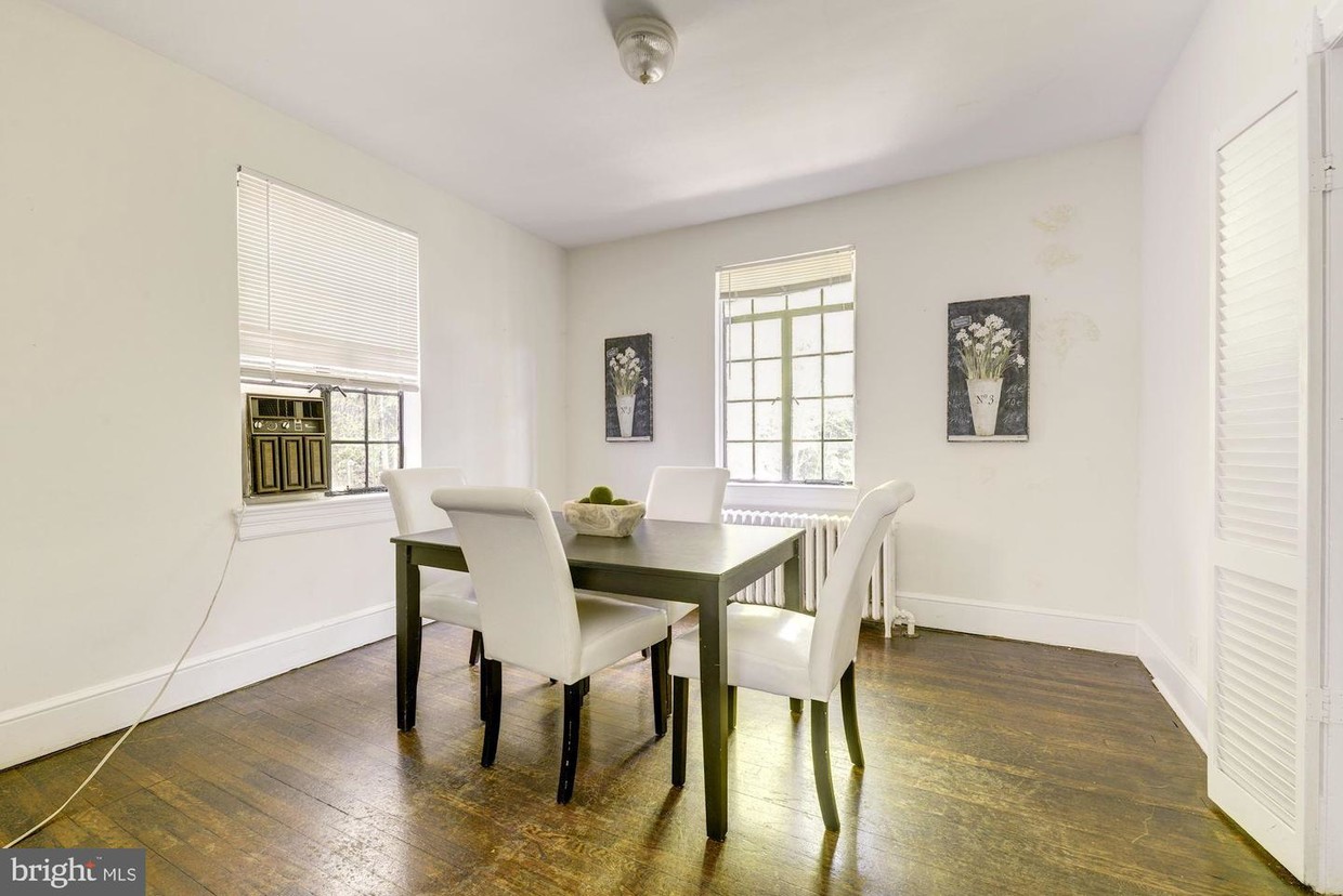 Foto principal - 3721 Windom Pl NW