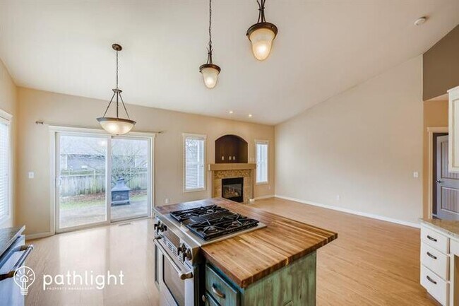 Building Photo - 15912 65th St Ct E, Sumner, WA, 98390