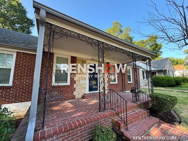 Foto del edificio - 3781 Kenwood Ave