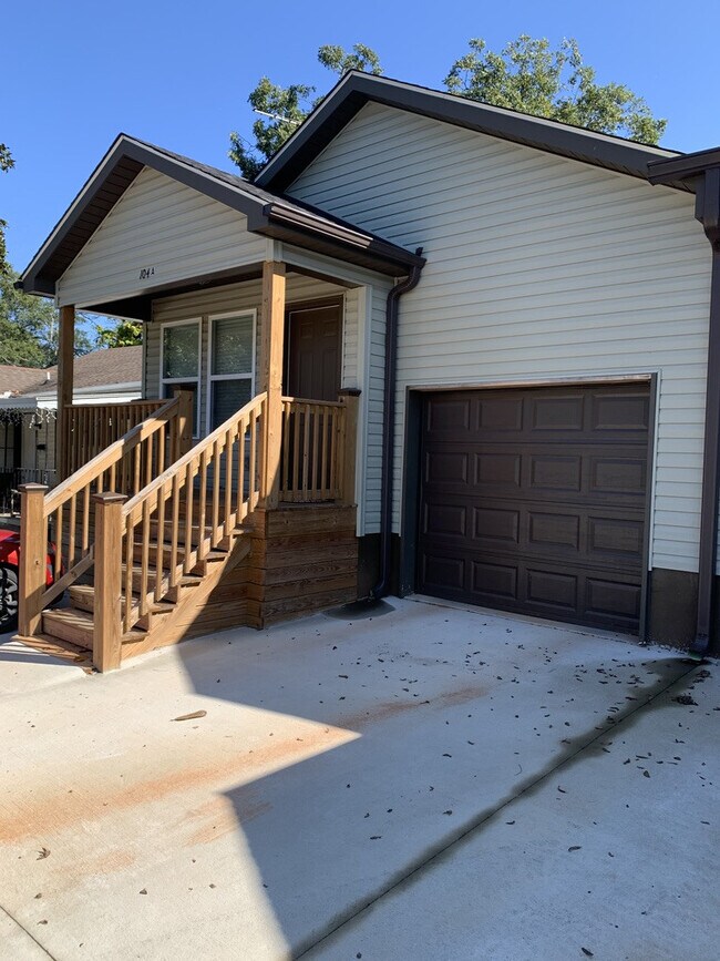 Building Photo - 104 NFA