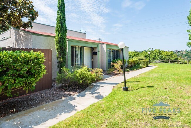 Building Photo - 2498 Sendero Way