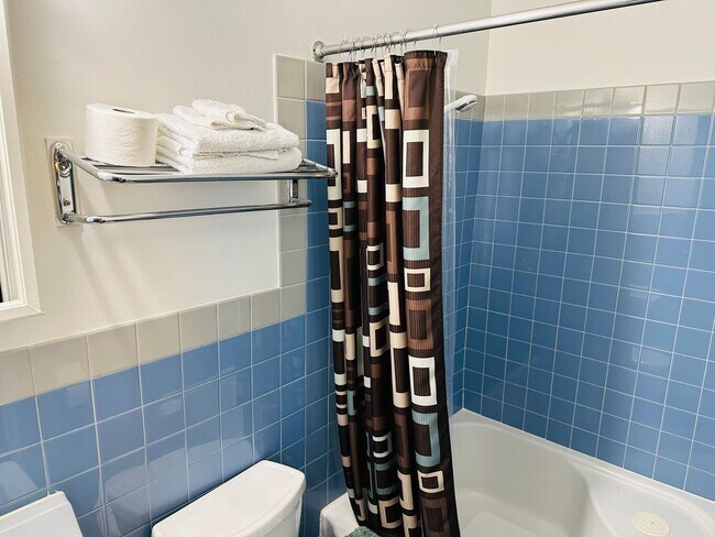 Foto del edificio - Furnished Efficiency Near Hospitals and Downtown