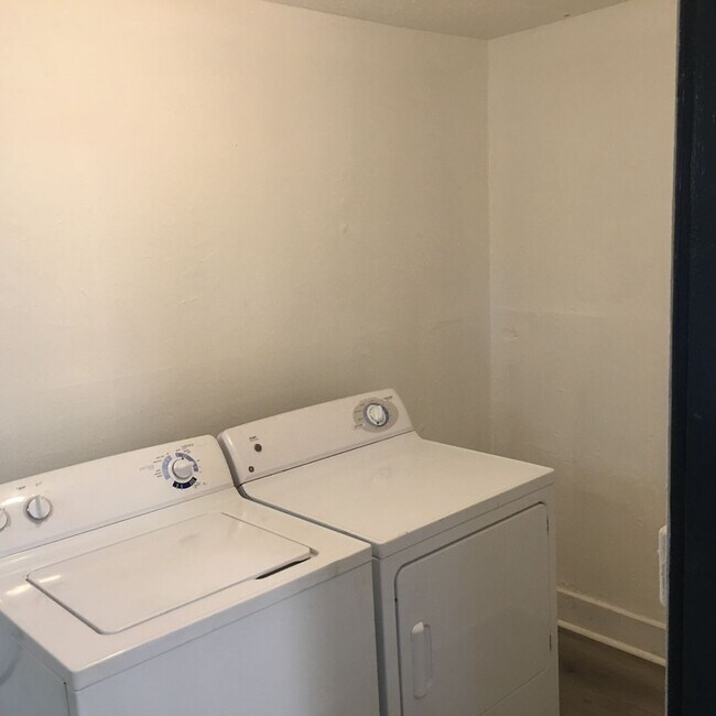 Foto del edificio - Remodeled 3-Bedroom Ranch Home Near UT and...