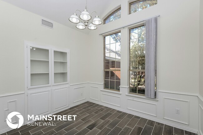 Foto del edificio - 2157 S Winding Creek Dr