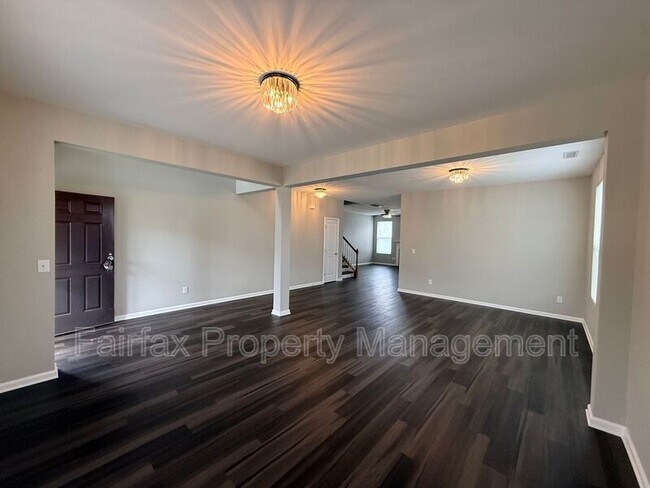 Foto del edificio - 127 Rosebud Ln