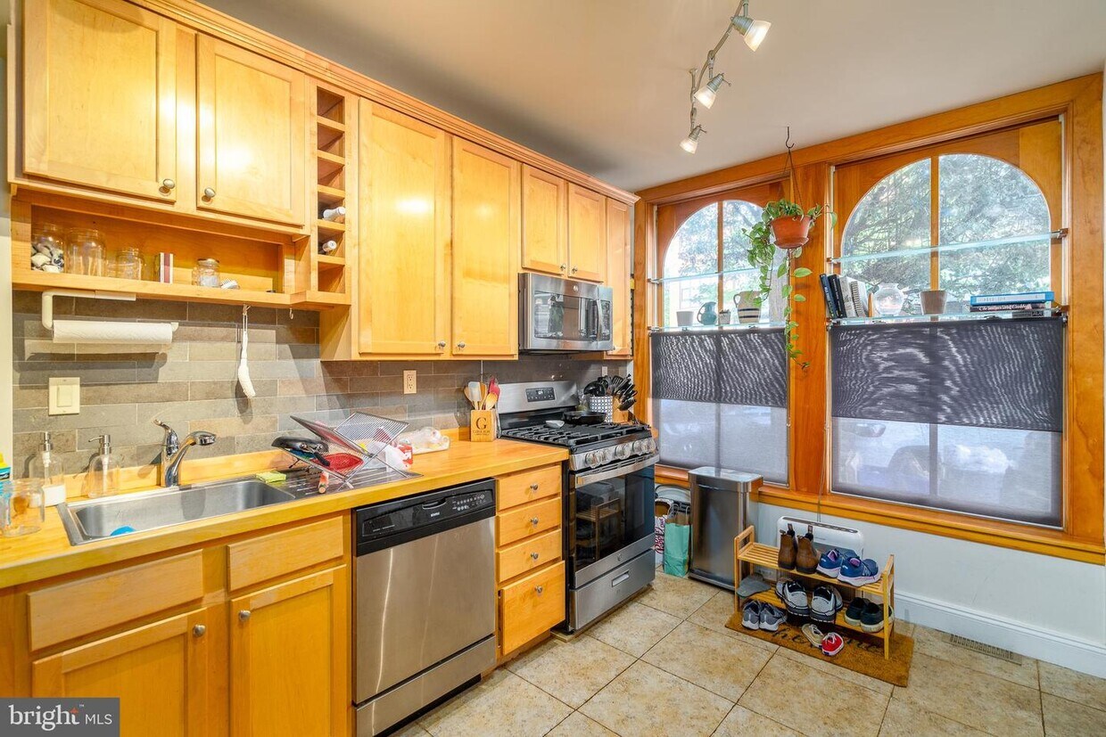 Primary Photo - 304 N 4th St