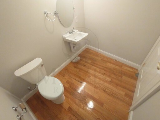 Foto principal - Watertown Square area, deleaded 1 bedroom,...