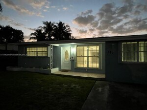 Building Photo - 720 N 73rd Ave